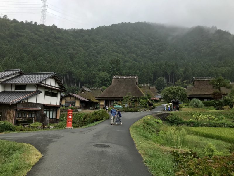 集落の入り口あたり