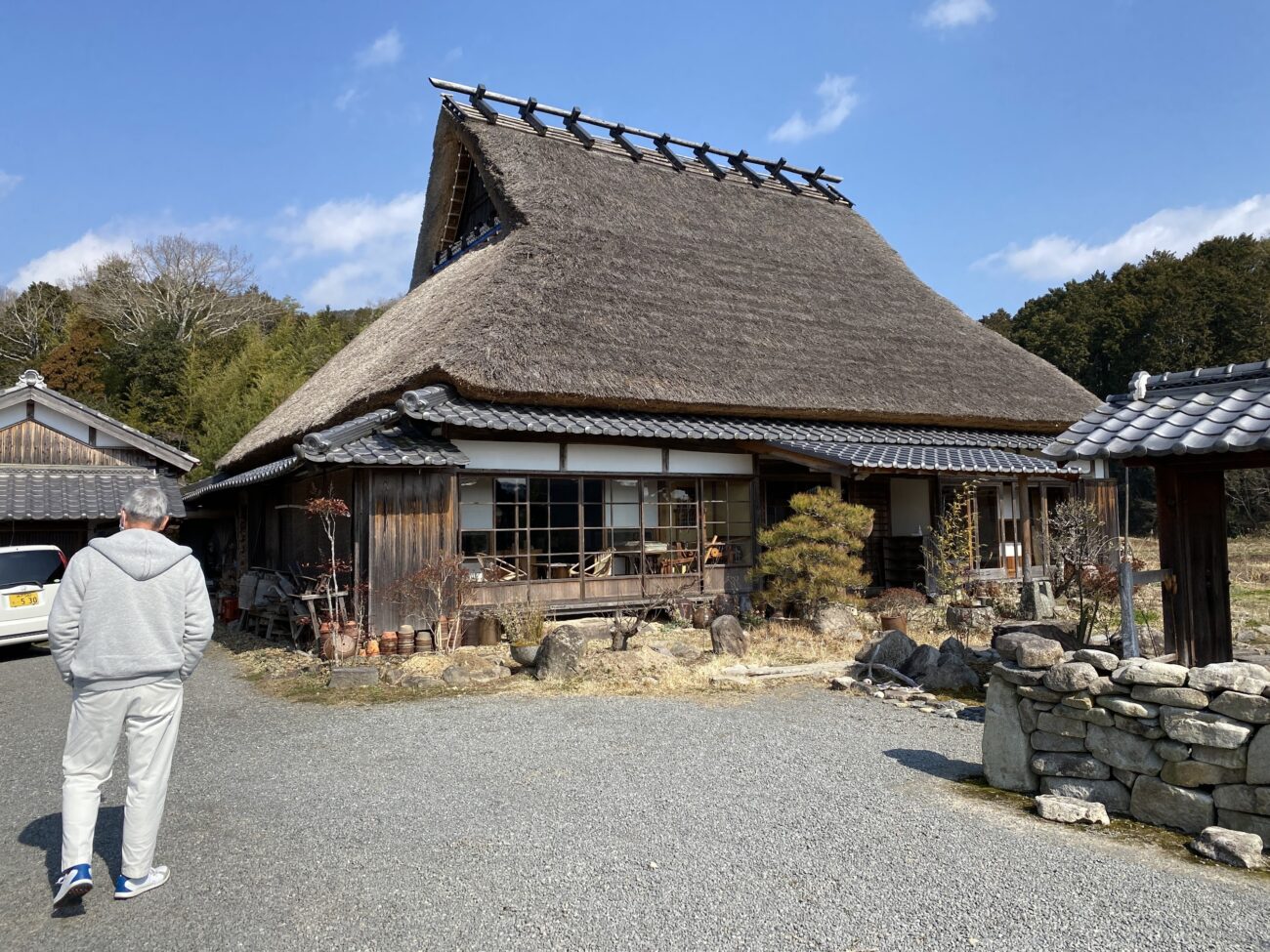 茅葺屋根のお店