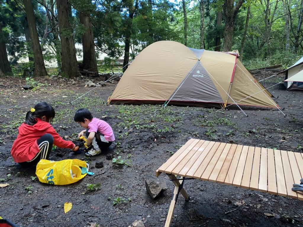 快適なアウトドアテーブルをみつけよう