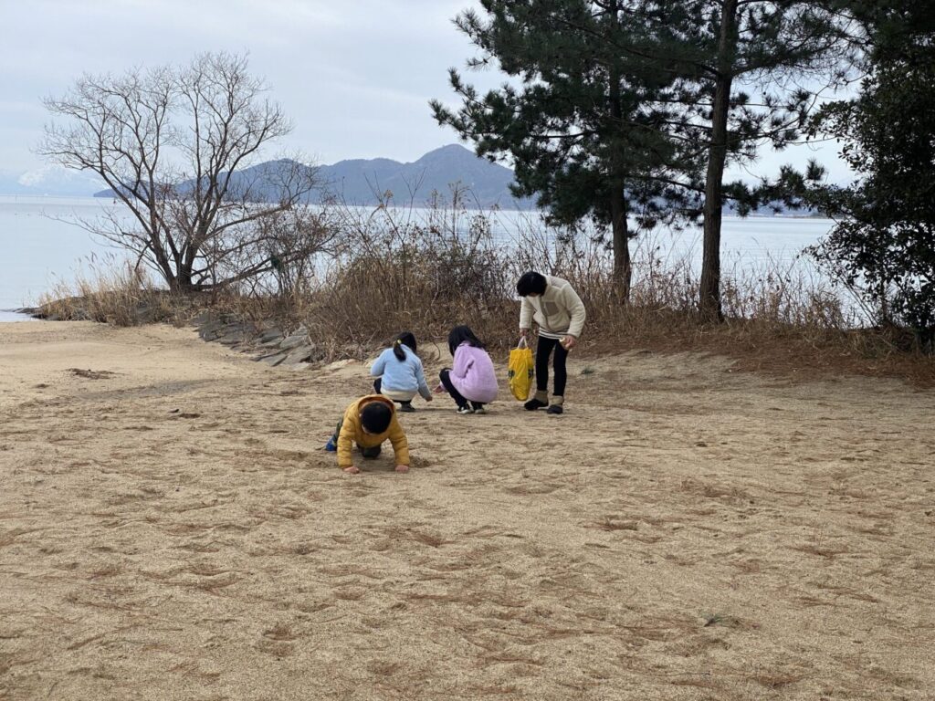 水辺で遊ぶ